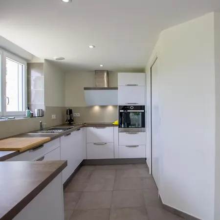 בית כפרי Maison Climatisee Avec Jardin Privatif Et Parking - Fr-1-616-305